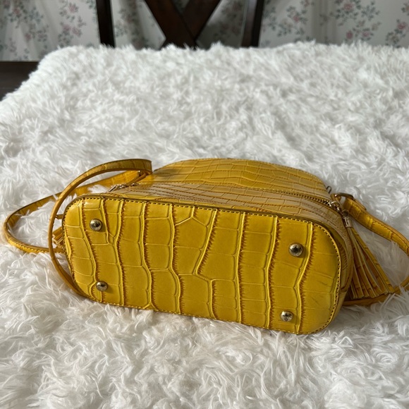 Yellow’s Shoulder Bag - Picture 4 of 5